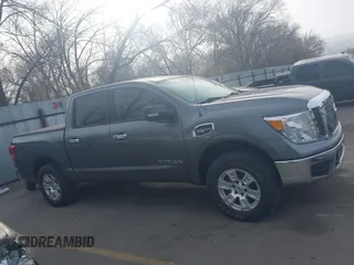 2017 Nissan Titan SV z VIN 1N6AA1EJ3HN536266, wystawiony jako IAAI lot #41915308 z przebiegiem 111 472 mil mil oraz . Historia ofert i sprzedaży dostępna na DreamBid. Obrazek 13.