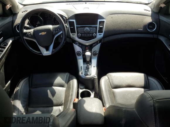 2014 Chevrolet Cruze 2LT z VIN 1G1PE5SB3E7417065, wystawiony jako Copart lot #55464935 z przebiegiem 60 720 mil mil oraz Szkoda całkowita • Salvage title. Historia ofert i sprzedaży dostępna na DreamBid. Obrazek 8.