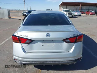 2020 Nissan Altima 2.5 SR with VIN 1N4BL4CV5LC185427, listed as a IAAI auction lot 38522740 with 57,874 mi miles. Bid and sale history available at carsss.com. Image 17.