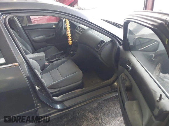 2003 Honda Accord LX z VIN 1HGCM56383A001350, wystawiony jako IAAI lot #39839794 z przebiegiem 176 516 mil mil oraz . Historia ofert i sprzedaży dostępna na DreamBid. Obrazek 5.