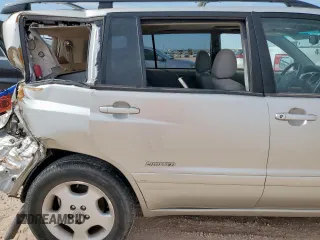 2007 Toyota Highlander w/3rd Row with VIN JTEDP21A270131839, listed as a Copart auction lot 56636495 with 205,488 mi miles and Salvage title. Bid and sale history available at DreamBid. Image 10.