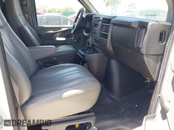 2013 Chevrolet Express Cargo z VIN 1GCSGAFX1D1178983, wystawiony jako IAAI lot #42161794 z przebiegiem 203 985 mil mil oraz . Historia ofert i sprzedaży dostępna na DreamBid. Obrazek 5.