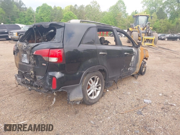 2014 Kia Sorento LX z VIN 5XYKT4A6XEG496274, wystawiony jako IAAI lot #42077337 z przebiegiem Nie podano mil oraz . Historia ofert i sprzedaży dostępna na DreamBid. Obrazek 4.