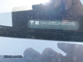 2024 Tesla Model Y Long Range z VIN 7SAYGDEE2RA233855, wystawiony jako IAAI lot #42148956 z przebiegiem 14 385 mil mil oraz . Historia ofert i sprzedaży dostępna na DreamBid. Obrazek 9.