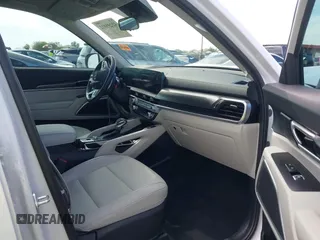 2025 Kia Telluride S with VIN 5XYP64GC2SG571197, listed as a IAAI auction lot 42255912 with 6,043 mi miles and . Bid and sale history available at DreamBid. Image 5.