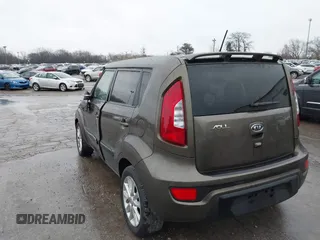 2012 Kia Soul + with VIN KNDJT2A67C7426869, listed as a IAAI auction lot 41941698 with 117,815 mi miles. Bid and sale history available at carsss.com. Image 3.