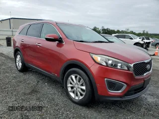 2016 Kia Sorento LX z VIN 5XYPGDA59GG096713, wystawiony jako Copart lot #55785105 z przebiegiem 83 160 mil mil oraz Czysty tytuł • Clean title. Historia ofert i sprzedaży dostępna na DreamBid. Obrazek 4.