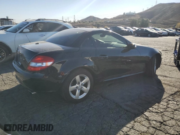 2006 Mercedes-Benz SLK 280 z VIN WDBWK54F86F115935, wystawiony jako Copart lot #88819205 z przebiegiem 55 947 mil mil oraz Szkody całkowita. Historia ofert i sprzedaży dostępna na DreamBid. Obrazek 3.