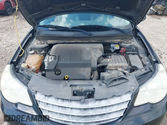 2008 Chrysler Sebring Limited z VIN 1C3LC65M38N197073, wystawiony jako IAAI lot #42142490 z przebiegiem 163 580 mil mil oraz . Historia ofert i sprzedaży dostępna na DreamBid. Obrazek 10.