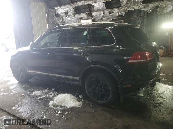 2017 Volkswagen Touareg Wolfsburg Edition с VIN WVGRF7BP4HD000477, выставлен на аукционе Copart как лот 46334275 с пробегом Не указан миль и На запчасти • Non repairable. История ставок и продаж доступна на DreamBid. Изображение 2.