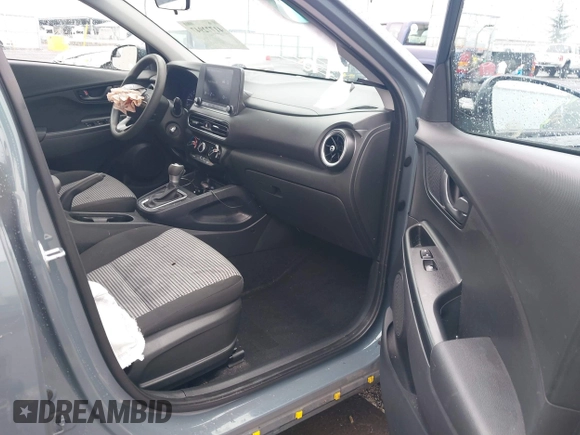2022 Hyundai Kona SE with VIN KM8K2CAB3NU839432, listed as a IAAI auction lot 41772947 with 32,353 mi miles. Bid and sale history available at carsss.com. Image 5.