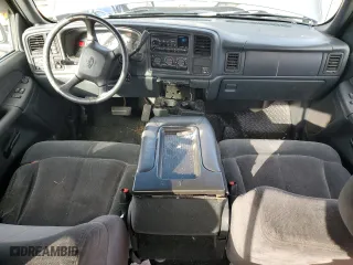 2000 Chevrolet Silverado 1500 LS with VIN 1GCEK19T0YE249707, listed as a Copart auction lot 51294965 with 167,305 mi miles and Salvage Title. Bid and sale history available at carsss.com. Image 8.