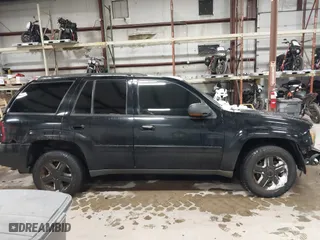 2005 Chevrolet TrailBlazer LT with VIN 1GNDT13S752266601, listed as a IAAI auction lot 41396007 with 204,190 mi miles. Bid and sale history available at carsss.com. Image 13.