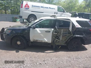 2016 Ford Police Interceptor Utility z VIN 1FM5K8AR3GGB36826, wystawiony jako IAAI lot #42177474 z przebiegiem 65 464 mil mil oraz . Historia ofert i sprzedaży dostępna na DreamBid. Obrazek 14.