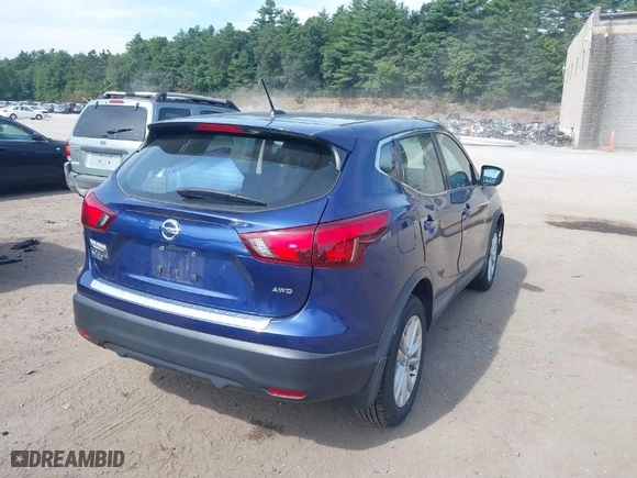 2019 Nissan Rogue Sport SV with VIN JN1BJ1CR5KW332573, listed as a IAAI auction lot 40221967 with 63,733 mi miles. Bid and sale history available at carsss.com. Image 4.