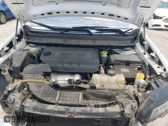 2019 Jeep Cherokee Latitude Plus z VIN 1C4PJLLB5KD406667, wystawiony jako Copart lot #62177795 z przebiegiem 131 822 mil mil oraz Szkoda całkowita • Salvage title. Historia ofert i sprzedaży dostępna na DreamBid. Obrazek 12.