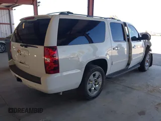 2014 Chevrolet Suburban LT with VIN 1GNSCJE04ER230536, listed as a IAAI auction lot 41666737 with 152,812 mi miles. Bid and sale history available at carsss.com. Image 4.