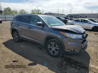2016 Toyota Highlander XLE z VIN 5TDJKRFH4GS505627, wystawiony jako Copart lot #56108135 z przebiegiem 111 394 mil mil oraz Szkoda całkowita • Salvage title. Historia ofert i sprzedaży dostępna na DreamBid. Obrazek 4.