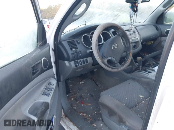 2011 Toyota Tacoma PreRunner with VIN 3TMJU4GN4BM120871, listed as a IAAI auction lot 41367953 with Not Provided miles and . Bid and sale history available at DreamBid. Image 5.