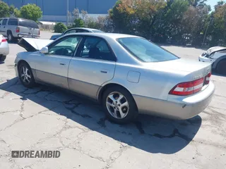 2001 Lexus ES 300 с VIN JT8BF28G415106362, выставлен на аукционе IAAI как лот 42479365 с пробегом 222 051 миль миль и . История ставок и продаж доступна на DreamBid. Изображение 3.