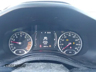 2019 Jeep Renegade Latitude z VIN ZACNJBBB4KPK59713, wystawiony jako IAAI lot #41878767 z przebiegiem 28 677 mil mil oraz . Historia ofert i sprzedaży dostępna na DreamBid. Obrazek 7.