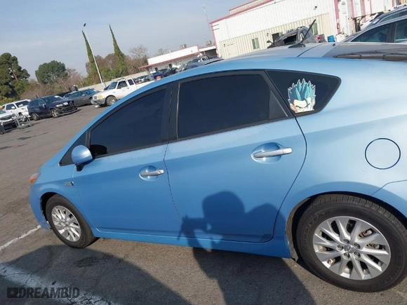 2013 Toyota Prius Plug-In with VIN JTDKN3DP2D3043732, listed as a IAAI auction lot 41457433 with 61,575 mi miles. Bid and sale history available at carsss.com. Image 14.