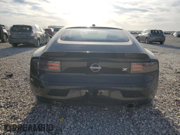 2024 Nissan Z Performance с VIN JN1BZ4BH3RM366584, выставлен на аукционе Copart как лот 49207535 с пробегом 4 936 миль миль и Списание • Salvage title. История ставок и продаж доступна на DreamBid. Изображение 10.