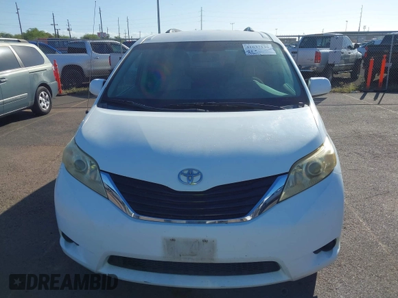 2011 Toyota Sienna LE AAS with VIN 5TDKK3DC3BS086073, listed as a IAAI auction lot 41637136 with 257,615 mi miles. Bid and sale history available at carsss.com. Image 6.