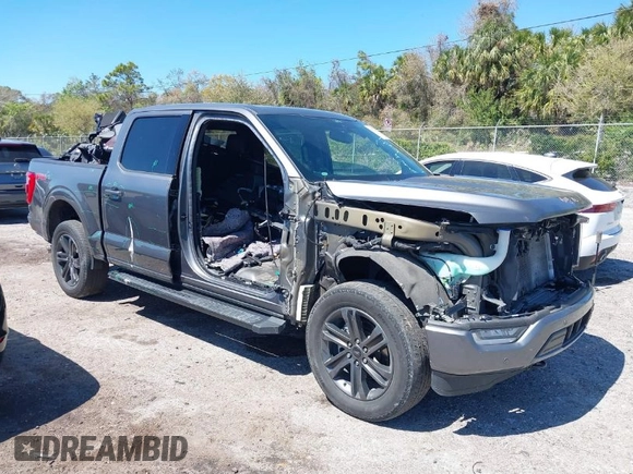 2022 Ford F-150 XL with VIN 1FTFW1E8XNFA41995, listed as a IAAI auction lot 41743193 with 1 mi miles. Bid and sale history available at carsss.com. Image 1.