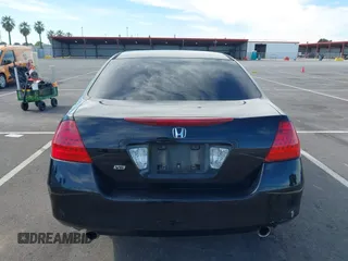 2006 Honda Accord LX с VIN 1HGCM66396A058277, выставлен на аукционе IAAI как лот 42651117 с пробегом 178 621 миль миль и . История ставок и продаж доступна на DreamBid. Изображение 17.
