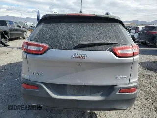 2017 Jeep Cherokee Latitude z VIN 1C4PJMCB5HD213966, wystawiony jako Copart lot #54869785 z przebiegiem 70 233 mil mil oraz Szkoda całkowita • Salvage title. Historia ofert i sprzedaży dostępna na DreamBid. Obrazek 6.