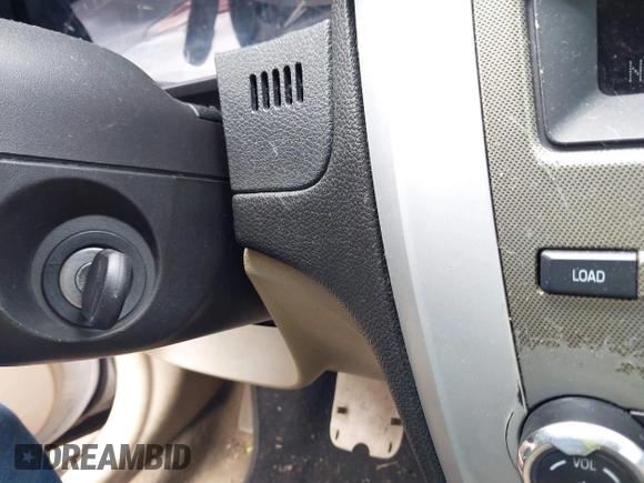 2010 Mercury Milan with VIN 3MEHM0HA7AR639867, listed as a IAAI auction lot 42101675 with 202,118 mi miles and . Bid and sale history available at DreamBid. Image 11.