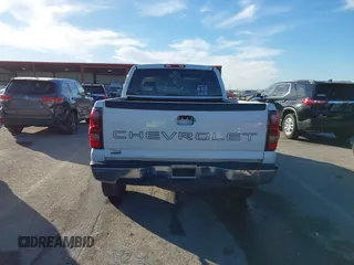 2005 Chevrolet Silverado 1500 Work Truck z VIN 2GCEK19V851367356, wystawiony jako IAAI lot #41448496 z przebiegiem 185 625 mil mil oraz . Historia ofert i sprzedaży dostępna na DreamBid. Obrazek 16.