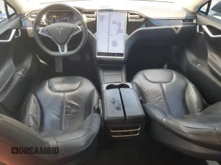 2013 Tesla Model S z VIN 5YJSA1DN6DFP20864, wystawiony jako Copart lot #66708325 z przebiegiem 179 928 mil mil oraz Czysty tytuł • Clean title. Historia ofert i sprzedaży dostępna na DreamBid. Obrazek 8.