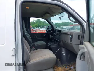 2006 Chevrolet City Express Cargo z VIN 1GCHG35V861259178, wystawiony jako IAAI lot #42306768 z przebiegiem 145 903 mil mil oraz . Historia ofert i sprzedaży dostępna na DreamBid. Obrazek 5.