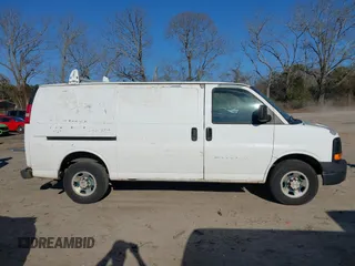2008 Chevrolet Express Cargo Van with VIN 1GCGG25C481199553, listed as a IAAI auction lot 41508779 with 213,446 mi miles. Bid and sale history available at carsss.com. Image 13.