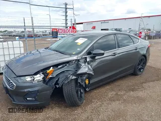2019 Ford Fusion SE with VIN 3FA6P0HD3KR171749, listed as a IAAI auction lot 40298552 with 70,784 mi miles. Bid and sale history available at carsss.com. Image 6.