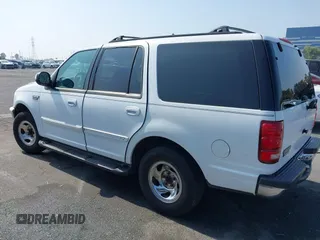 1998 Ford Expedition XLT with VIN 1FMRU176XWLA59524, listed as a IAAI auction lot 39809480 with 225,650 mi miles. Bid and sale history available at carsss.com. Image 3.
