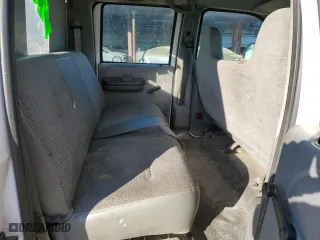 2004 Ford Super Duty F-250 XL with VIN 1FTNW20L44EC18252, listed as a Copart auction lot 89137695 with 185,809 mi miles and Salvage Title. Bid and sale history available at carsss.com. Image 10.