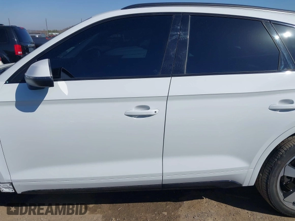 2022 Audi Q5 S line Premium Plus with VIN WA1EAAFY1N2126380, listed as a IAAI auction lot 41782000 with 27,599 mi miles and . Bid and sale history available at DreamBid. Image 15.