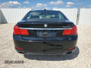 2009 BMW 7 Series 750Li z VIN WBAKB83559CY60221, wystawiony jako Copart lot #46941725 z przebiegiem 109 669 mil mil oraz Czysty tytuł • Clean title. Historia ofert i sprzedaży dostępna na DreamBid. Obrazek 6.