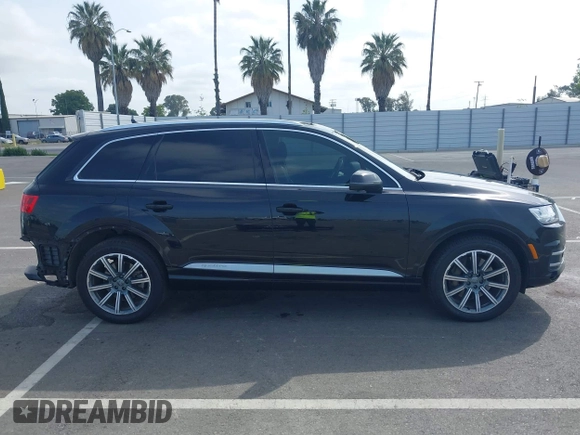 2018 Audi Q7 Premium Plus z VIN WA1LAAF71JD043867, wystawiony jako IAAI lot #42100789 z przebiegiem 146 796 mil mil oraz . Historia ofert i sprzedaży dostępna na DreamBid. Obrazek 14.