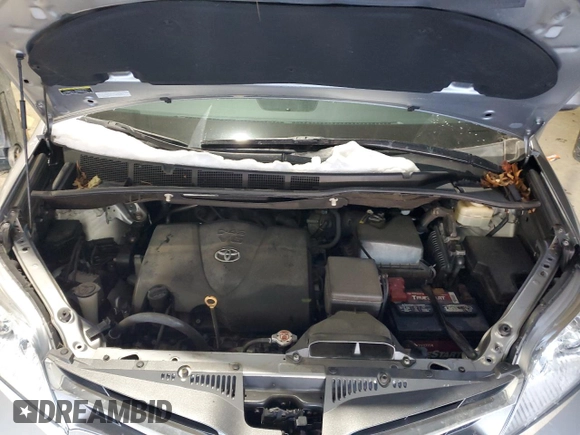 2018 Toyota Sienna XLE with VIN 5TDDZ3DC6JS193492, listed as a Copart auction lot 86548854 with 82,762 mi miles and Salvage Title. Bid and sale history available at carsss.com. Image 12.
