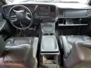 2002 Chevrolet Avalanche with VIN 3GNEK13T42G232957, listed as a Copart auction lot 60347864 with 217,437 mi miles and Salvage Title. Bid and sale history available at carsss.com. Image 8.