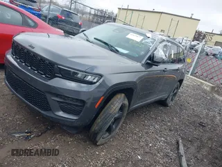 2023 Jeep Grand Cherokee Altitude с VIN 1C4RJHAG2P8701245, выставлен на аукционе IAAI как лот 41679077 с пробегом 29 262 миль миль и . История ставок и продаж доступна на DreamBid. Изображение 17.