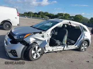 2021 Kia Niro LX with VIN KNDCB3LC4M5479000, listed as a IAAI auction lot 41257636 with 125,967 mi miles. Bid and sale history available at carsss.com. Image 6.