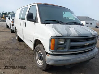 1998 Chevrolet Chevy Van z VIN 1GCGG25R0W1069769, wystawiony jako IAAI lot #41767029 z przebiegiem 239 428 mil mil oraz . Historia ofert i sprzedaży dostępna na DreamBid. Obrazek 1.