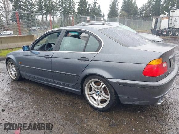 2001 BMW 3 Series 330i with VIN WBAAV53441FJ66616, listed as a IAAI auction lot 41870123 with 293,721 mi miles. Bid and sale history available at carsss.com. Image 6.