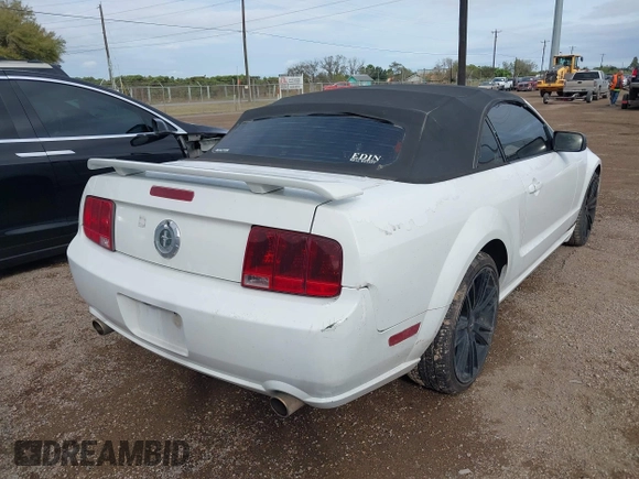 2007 Ford Mustang Deluxe with VIN 1ZVFT84N675266543, listed as a IAAI auction lot 41106799 with 132,127 mi miles and . Bid and sale history available at carsss.com. Image 4.