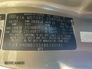 2008 Kia Sedona LX with VIN KNDMB233X86193585, listed as a Copart auction lot 76317824 with 251,186 mi miles and Clean Title. Bid and sale history available at carsss.com. Image 10.